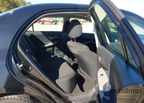 2011 Toyota Corolla S z USA, uszkodzony, nr VIN 2T1BU4EE3BC623260